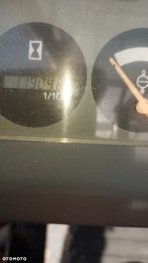 Nissan - 5