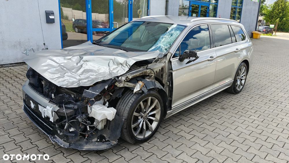 Volkswagen Passat 2.0 TDI SCR DSG - 13