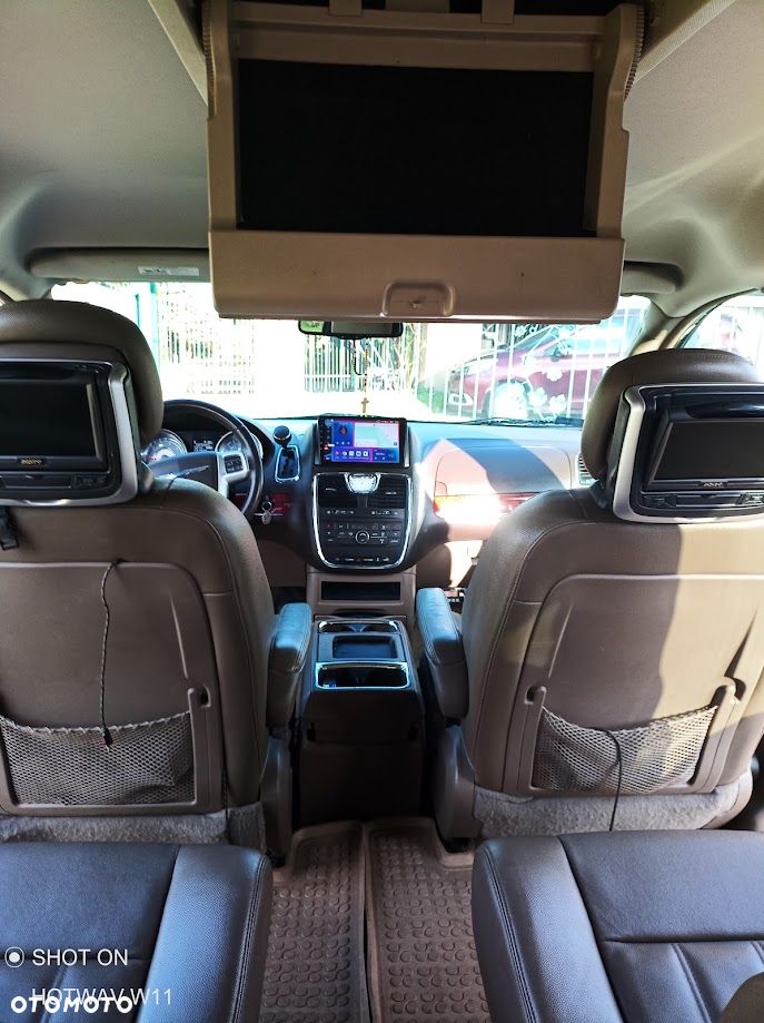 Chrysler Town & Country 3.6 Limited - 6