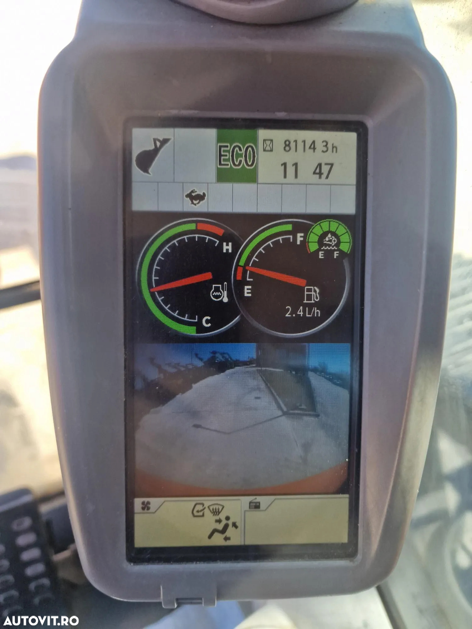 Hitachi ZX210, 2018, 8.114h, 22 tone-78900 EUR+Tva, latime 2,49m, Ins picon, protectie acoperis cabina, Aer conditinoat climatronic, STARE FOARTE BUNA, posibilitate leasing 3 ani-PROMOTIE 78900 EUR+Tva - 5