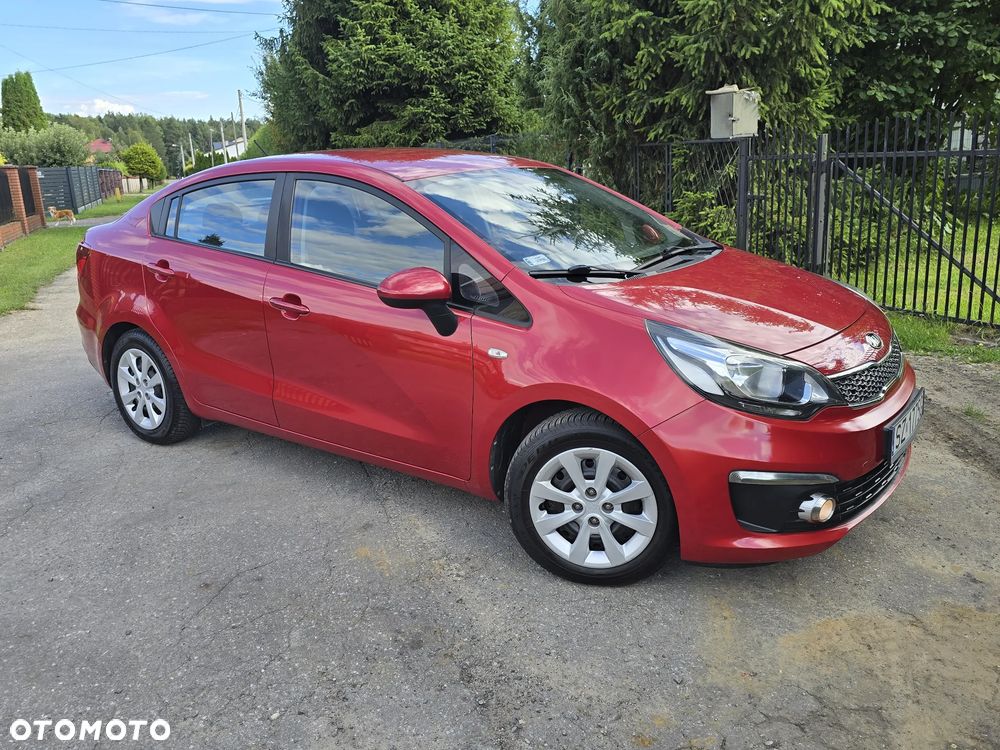 Kia Rio 1.2 L - 4