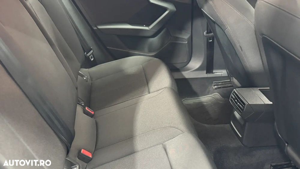 Audi A3 Sportback 1.6 30 TDI Basic - 14