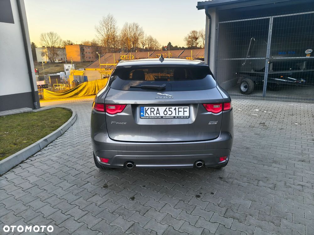 Jaguar F-Pace 2.0 i4D AWD Prestige - 11