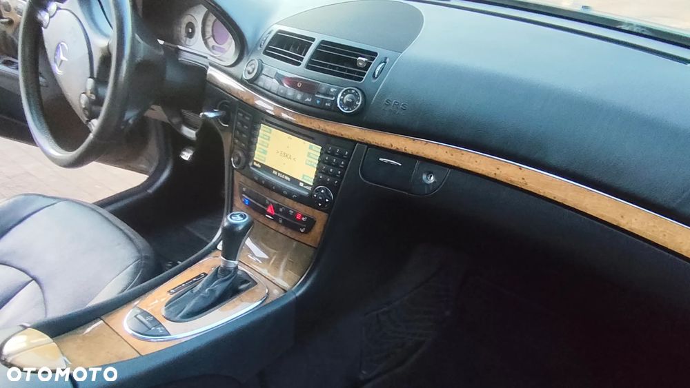 Mercedes-Benz Klasa E 320 CDI 7G-TRONIC Avantgarde BusinessEDITION - 39