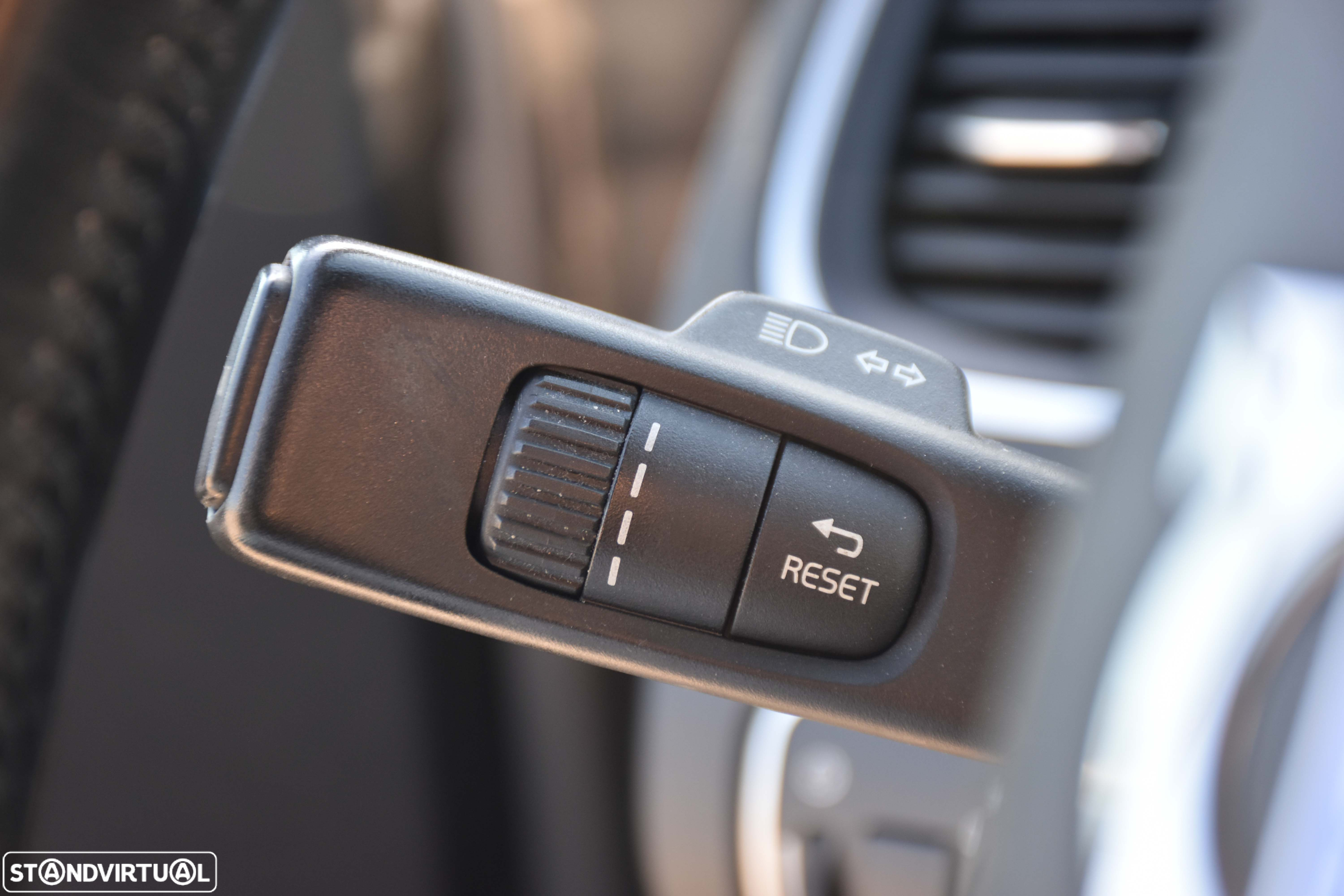 Volvo V60 1.6 D2 Drive Momentum Start/Stop - 19