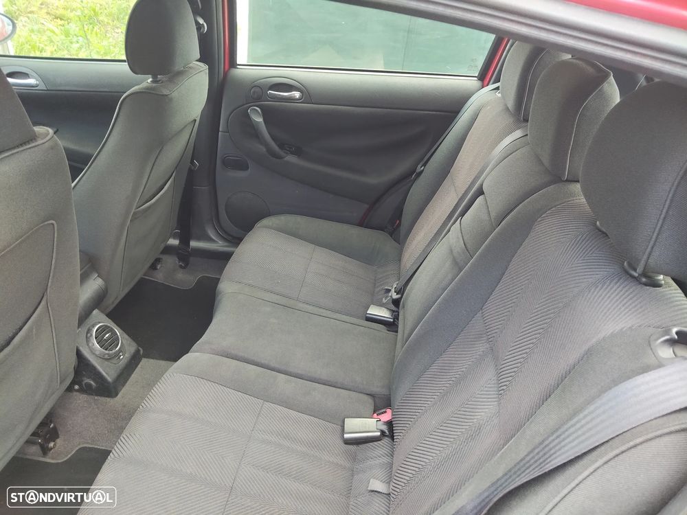 Alfa Romeo 147 1.6 TS Distinctive - 10