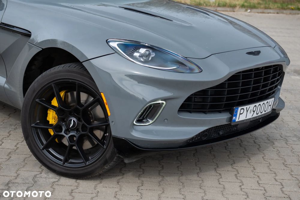 Aston Martin DBX - 4