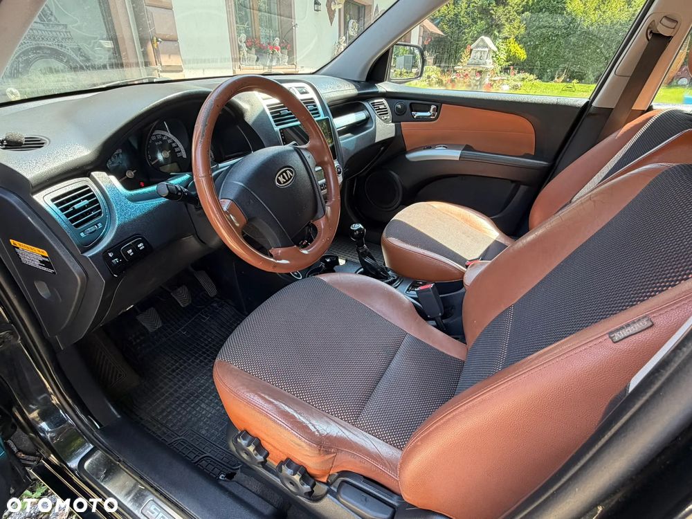 Kia Sportage 2.0 Tour - 12