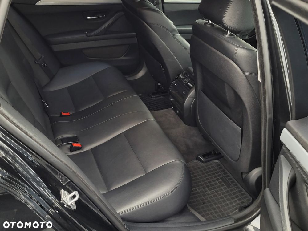 BMW Seria 5 525d - 10