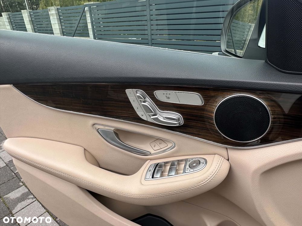 Mercedes-Benz Klasa C 300 9G-TRONIC Edition - 18