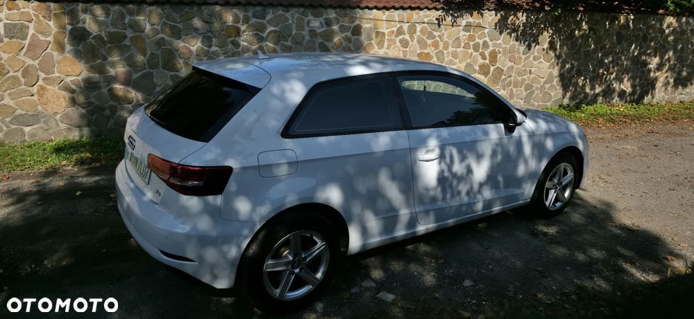 Audi A3 1.6 TDI (clean diesel) S tronic Ambiente - 11