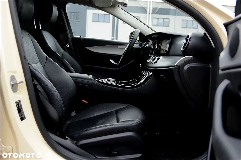 Mercedes-Benz Klasa E 200 d 9G-TRONIC - 25