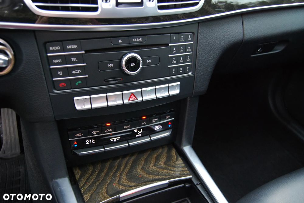 Mercedes-Benz Klasa E 250 CDI 4Matic 7G-TRONIC Avantgarde - 25