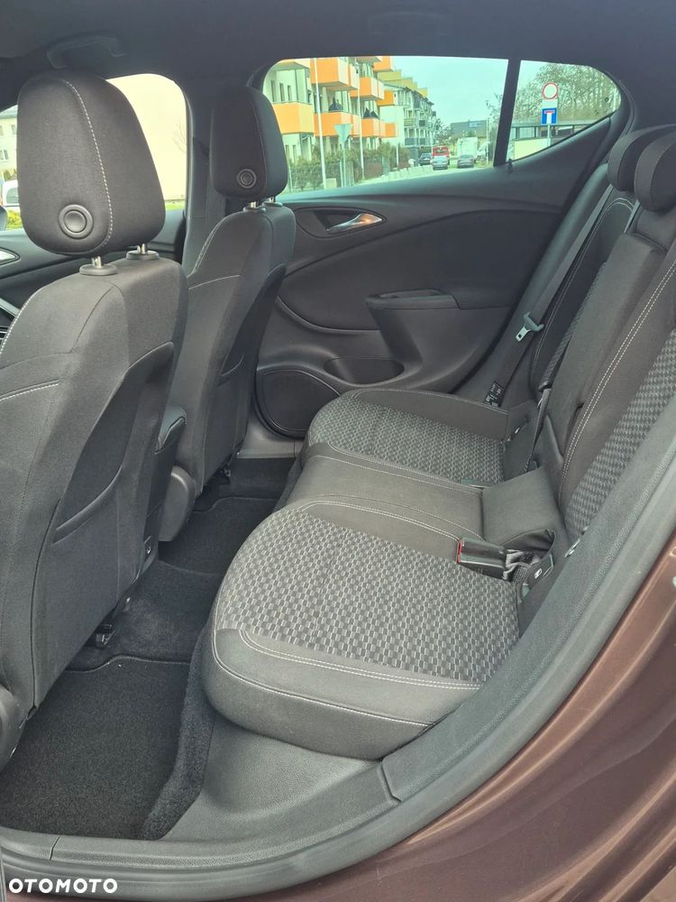 Opel Astra 1.4 Turbo Edition - 11