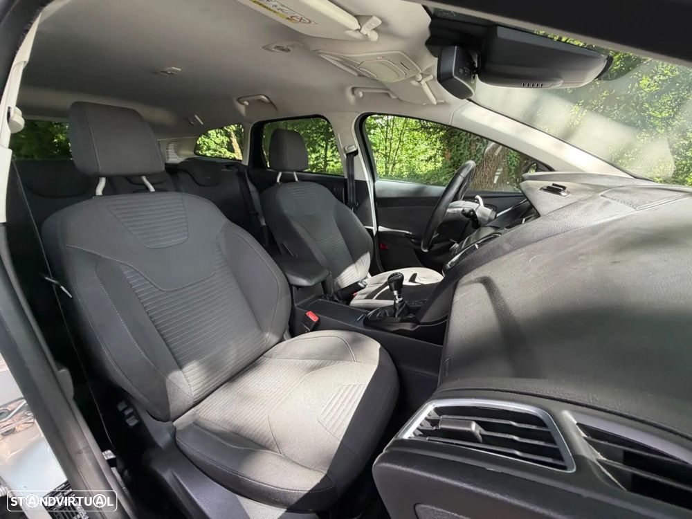 Ford Focus SW - 29