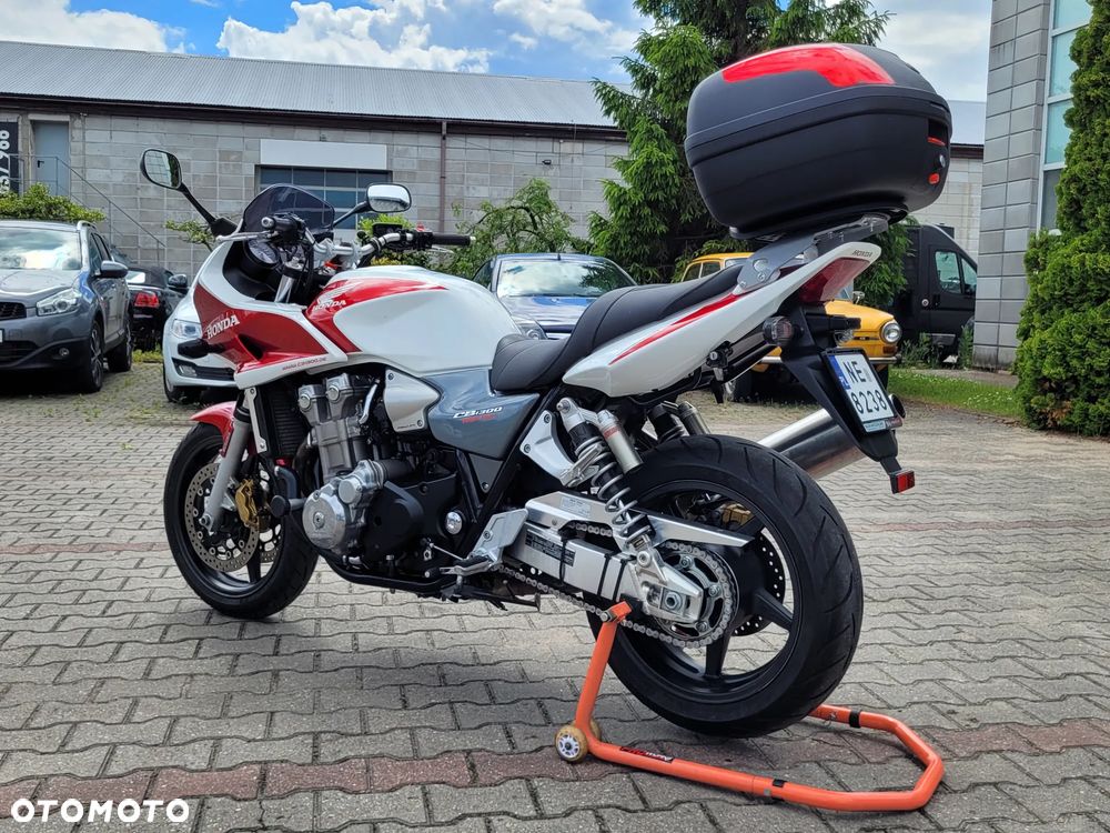 Honda CB - 12