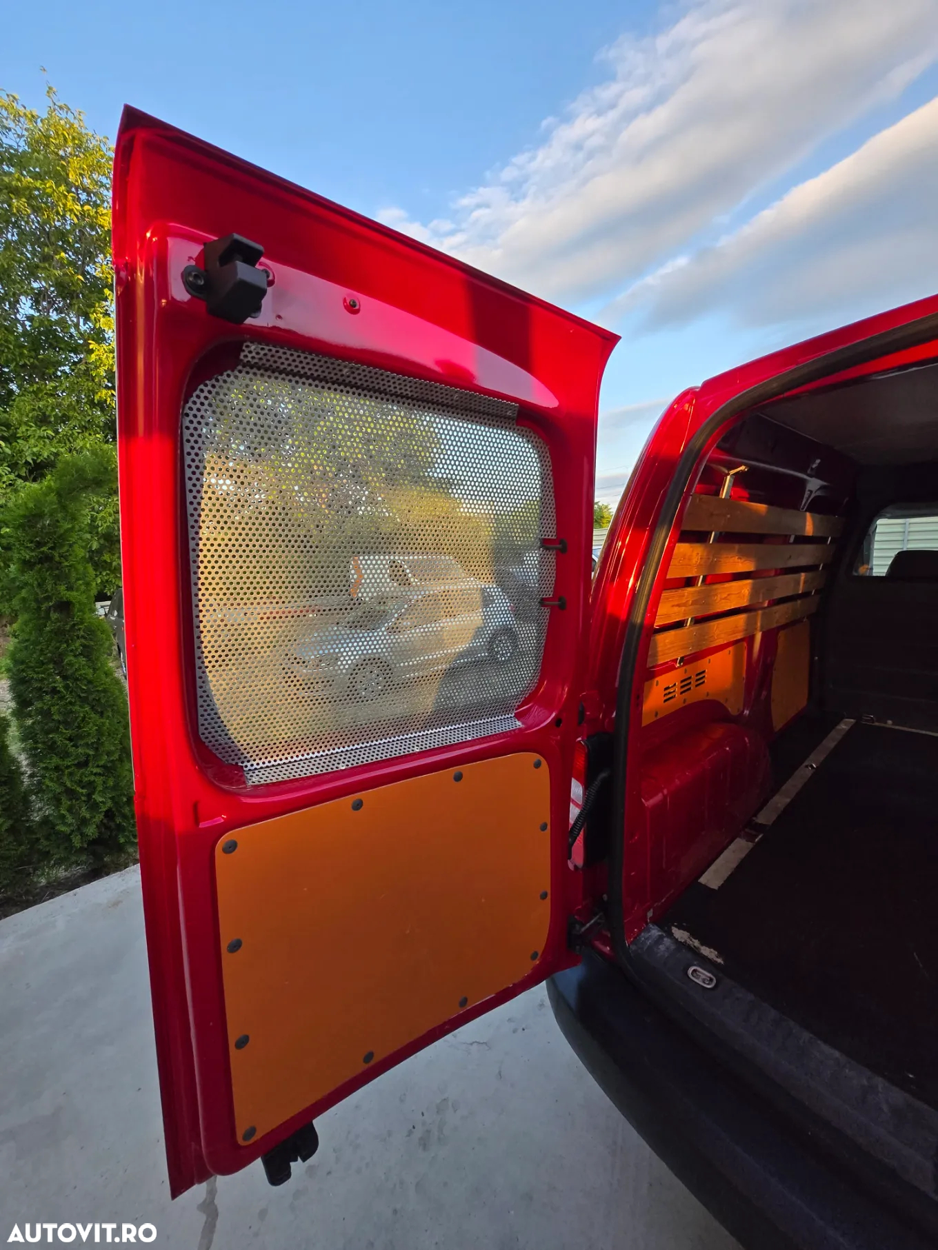 Volkswagen Caddy MAXI / CUTIE AUTOMATĂ / 2012 - 11