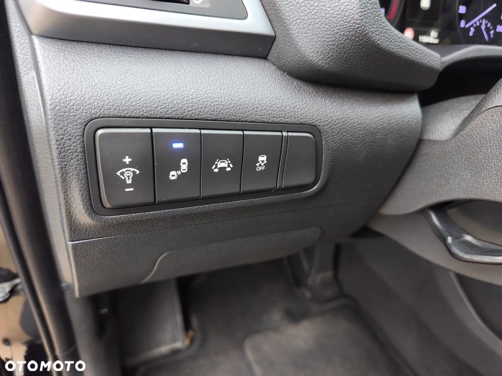 Hyundai Tucson 2.0 CRDI 4WD Automatik Style - 25