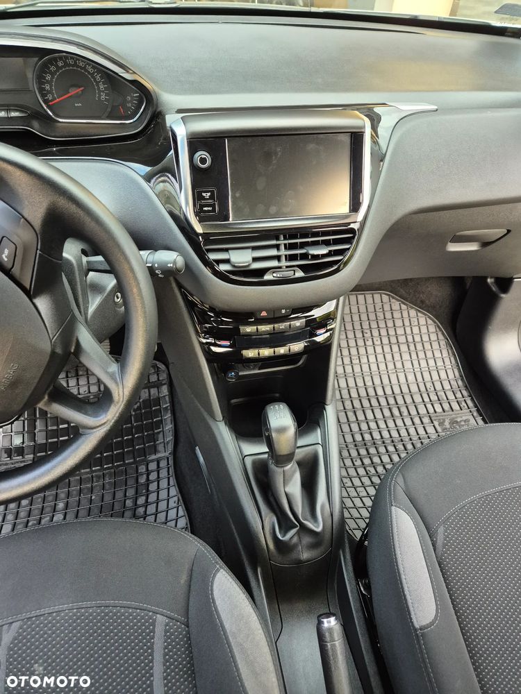 Peugeot 208 1.2 VTi Allure - 27