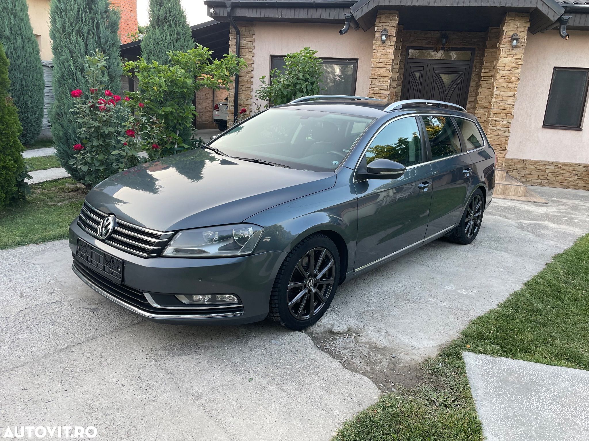 Volkswagen Passat - 1