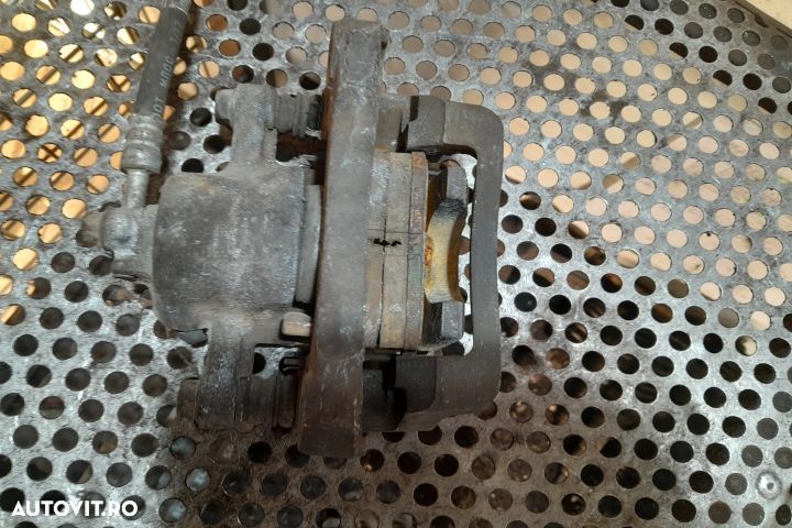 Etrier fata stanga Hyundai Santa Fe CM [2006 - 2010] Crossover 2.2 CR - 4