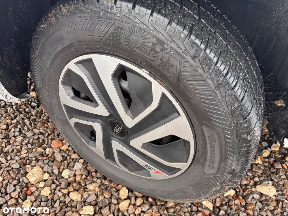 Ford TRANSIT CUSTOM - 21