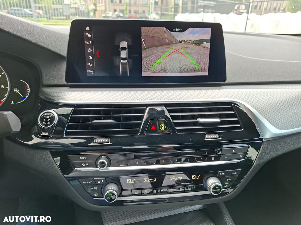 BMW Seria 5 520i AT MHEV - 14