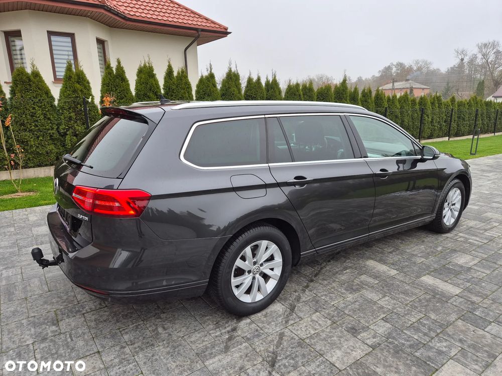 Volkswagen Passat - 25