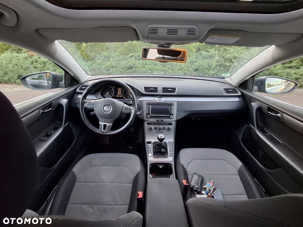 Volkswagen Passat - 9