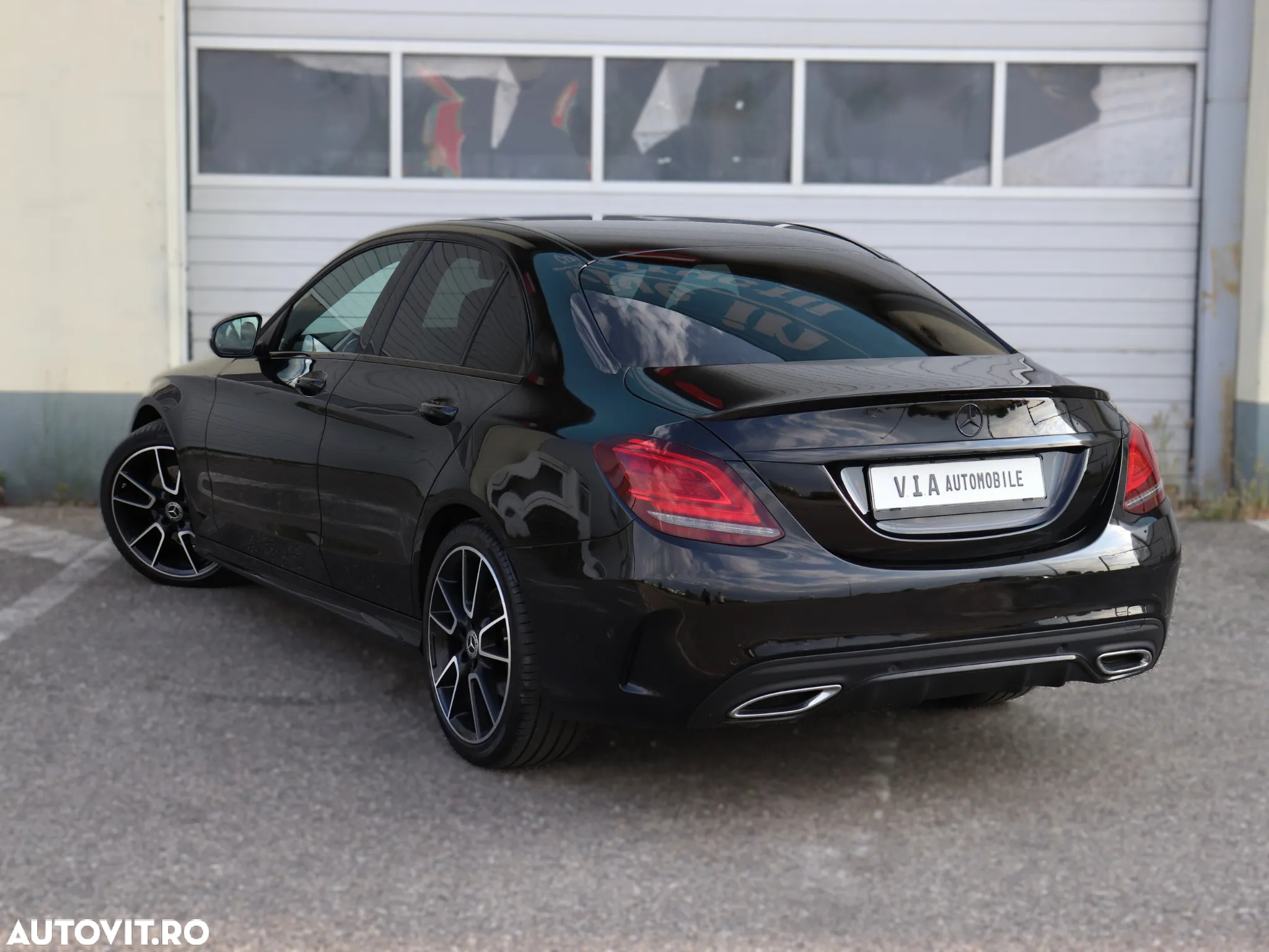Mercedes-Benz C 220 d 4Matic 9G-TRONIC AMG Line - 2
