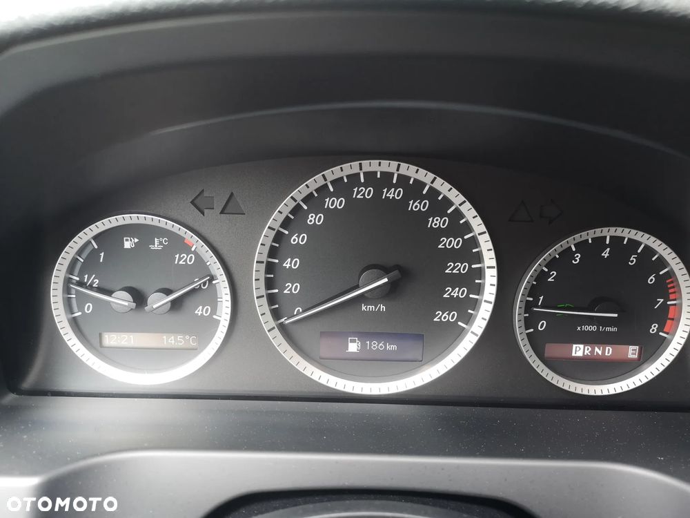 Mercedes-Benz Klasa C 180 BlueEFFICIENCY 7G-TRONIC Elegance - 11
