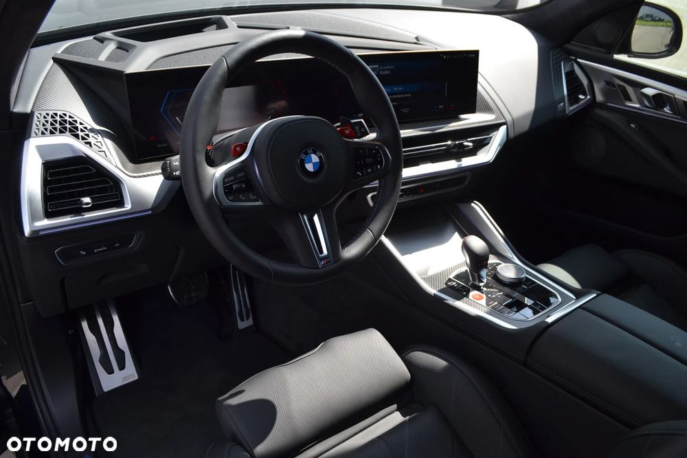 BMW XM - 8