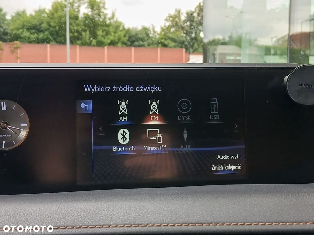 Lexus UX - 21