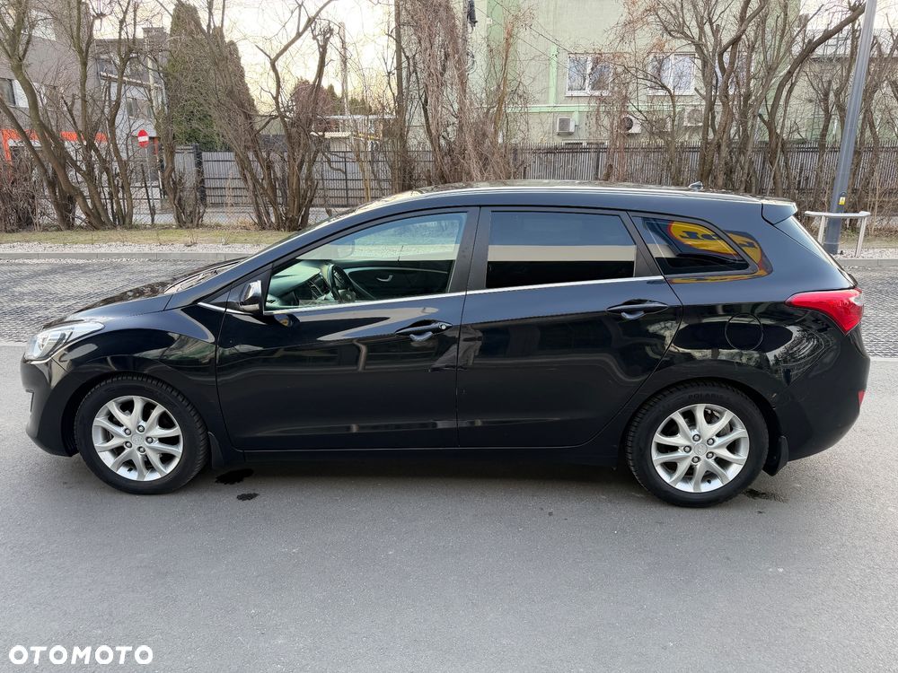 Hyundai i30 1.6 CRDi Automatik Style - 4