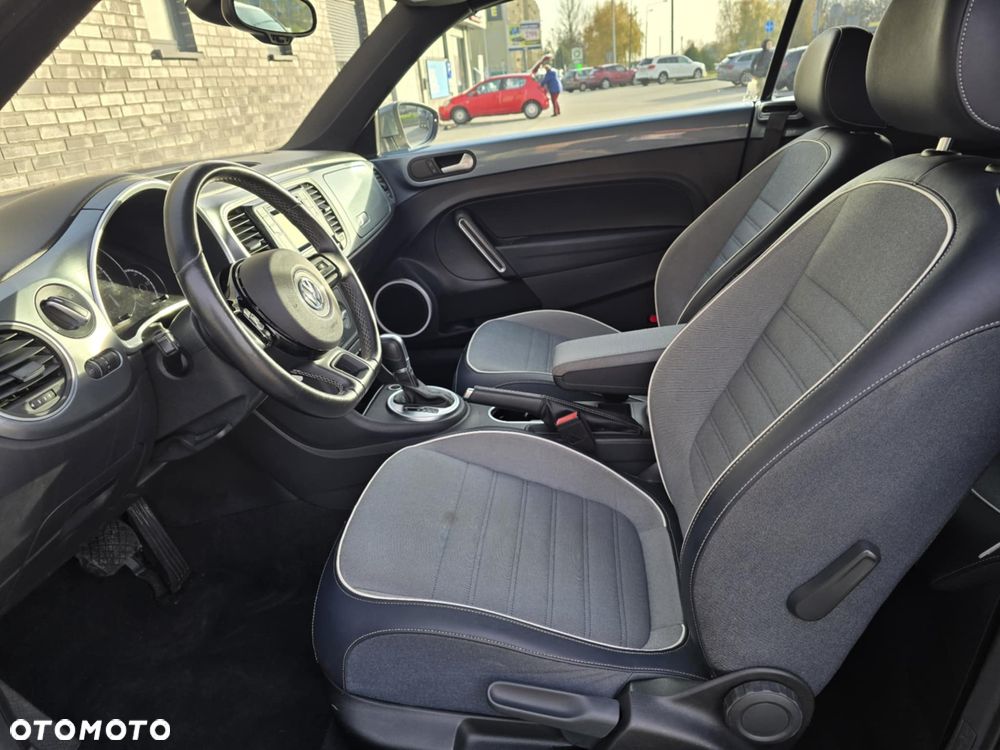 Volkswagen New Beetle - 26