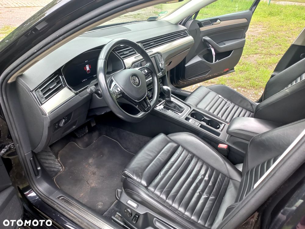 Volkswagen Passat - 11