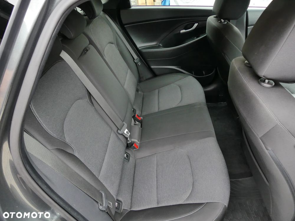 Hyundai i30 1.5 T-GDI 48V Smart - 30