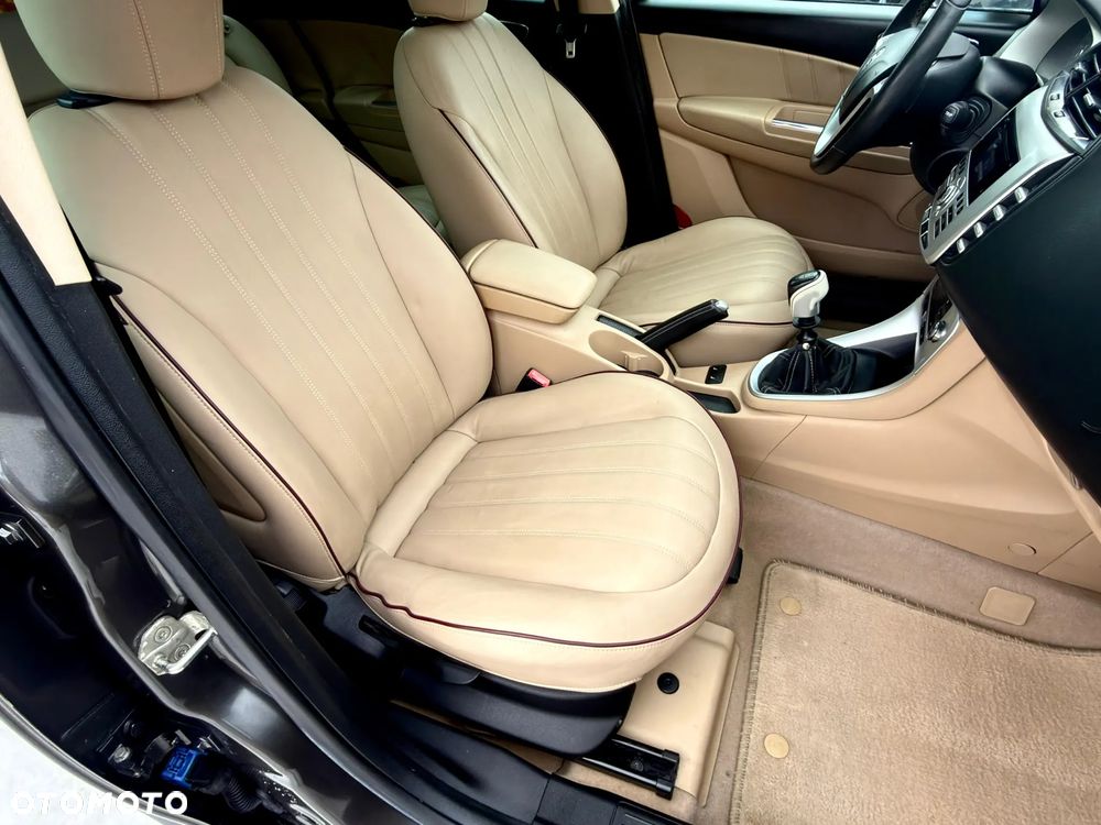 Lancia Delta 1.4 T-Jet 16v Oro - 22