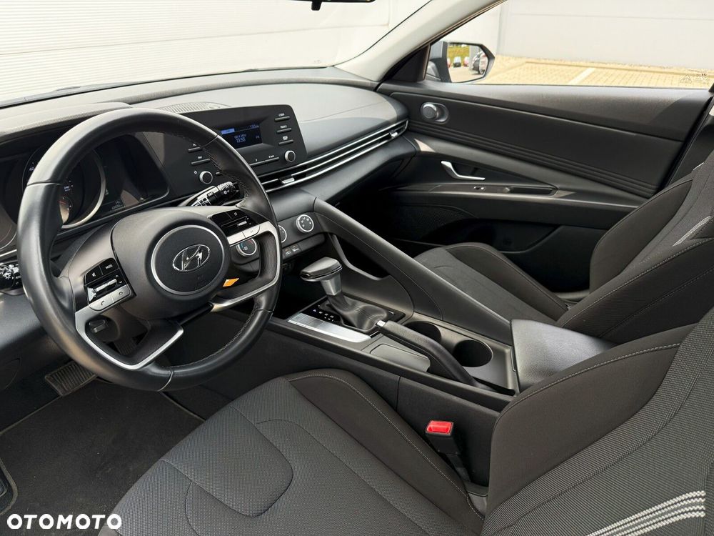 Hyundai Elantra 1.6 Modern CVT - 12