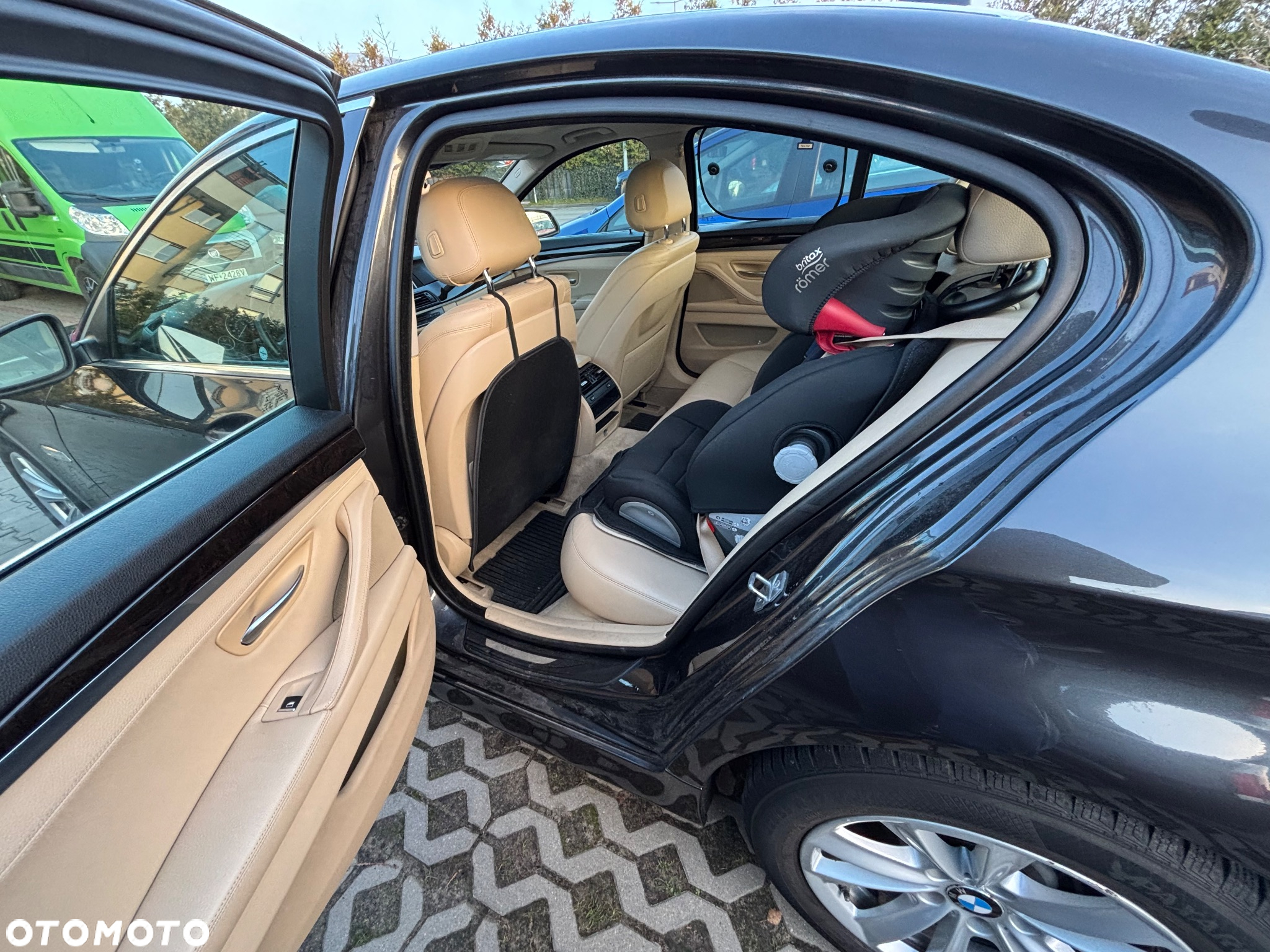 BMW Seria 5 528i xDrive - 13