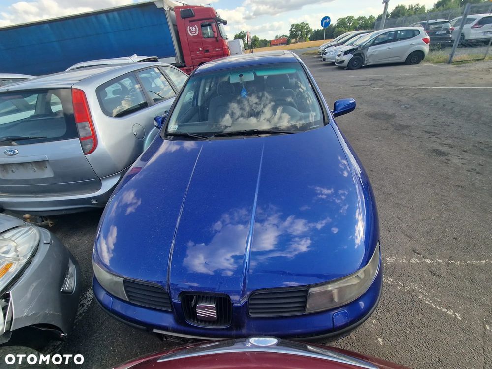 Seat Leon 2000 poj. 1.6 benzyna 101 KM - samochód cały na części - 6