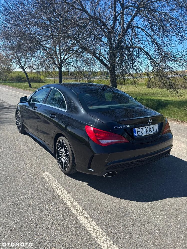 Mercedes-Benz CLA 250 7G-DCT - 7