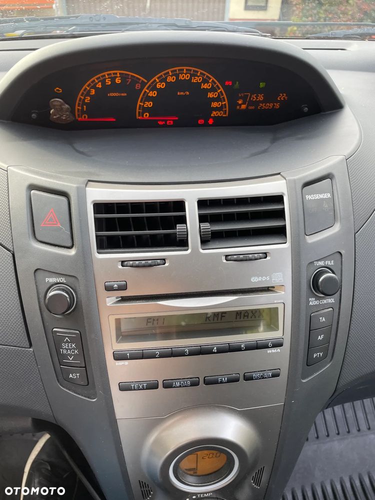 Toyota Yaris - 2