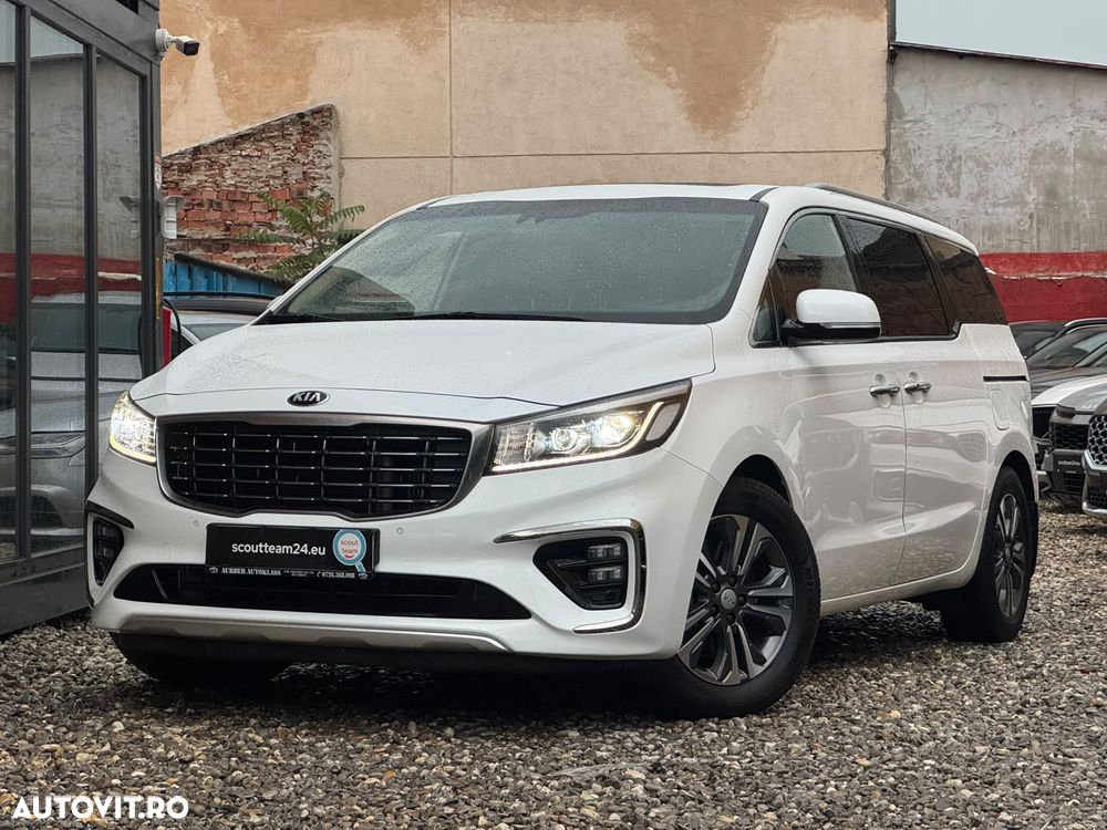 Kia Carnival - 2