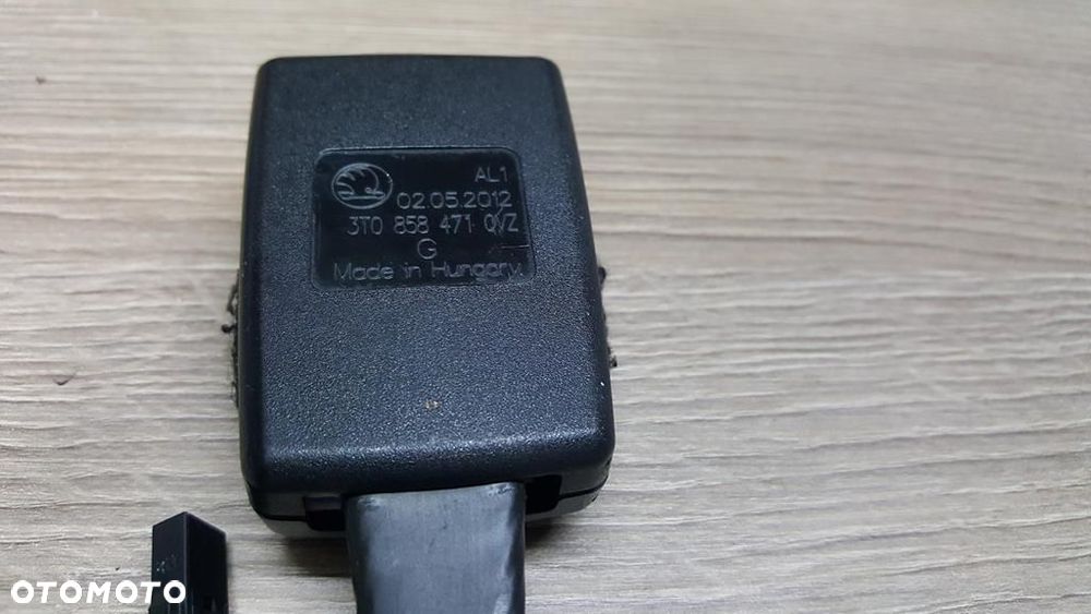 Zapinka Pasa Przednia Lewa SuperB II 3t0858471 - 2