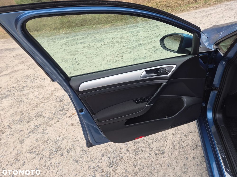 Volkswagen Golf - 35