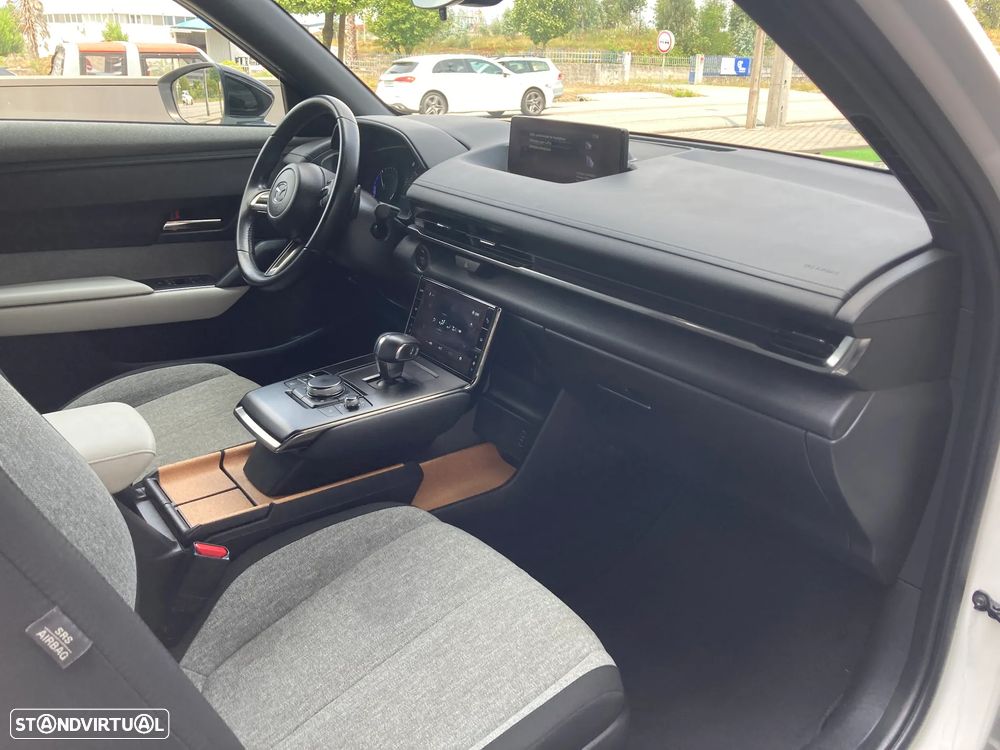 Mazda MX-30 e-SKYACTIV - 31