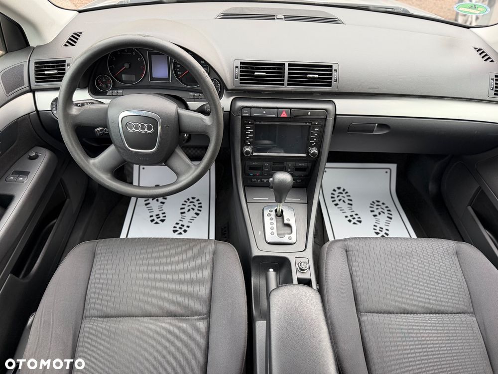 Audi A4 Limousine - 27