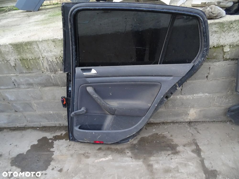 Drzwi VW Golf V Prawy Tył Lakier(LC5P) - 6