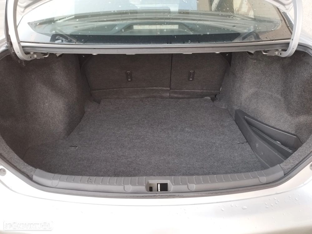 Toyota Corolla 1.4 D-4D Sol - 15